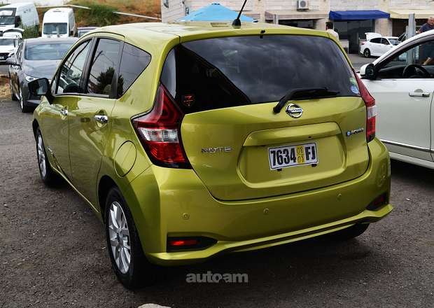 Nissan Note 2018 — լուսանկար 15