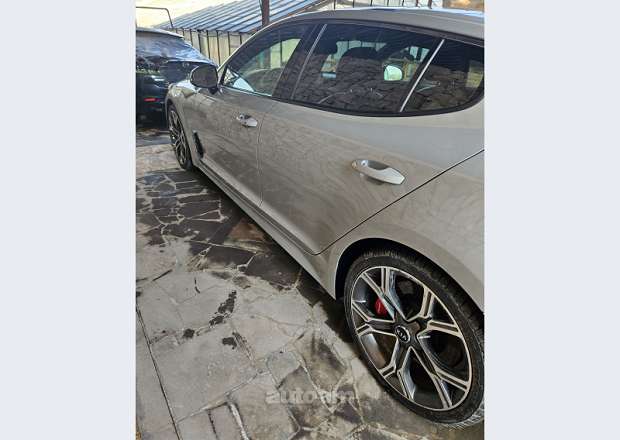 Kia Stinger 2018 — լուսանկար 12