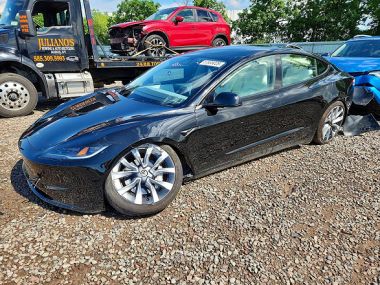 Tesla Model 3  2025 