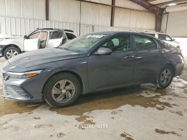 Hyundai Elantra  2024 