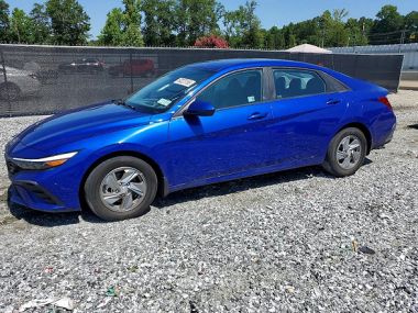 Hyundai Elantra  2024 