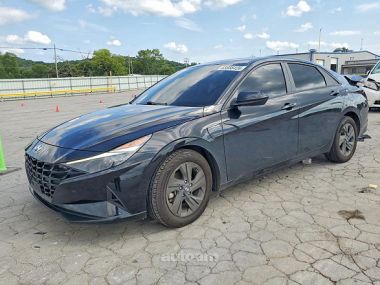 Hyundai Elantra  2021 