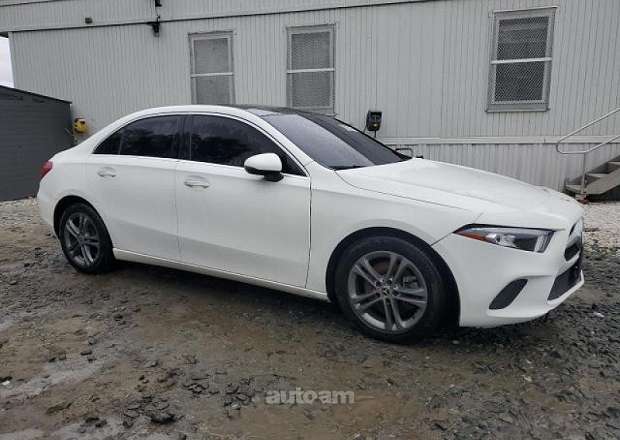 Mercedes-Benz A 220