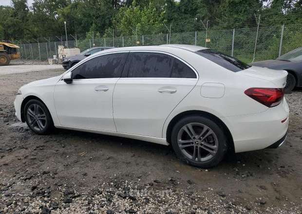 Mercedes-Benz A 220