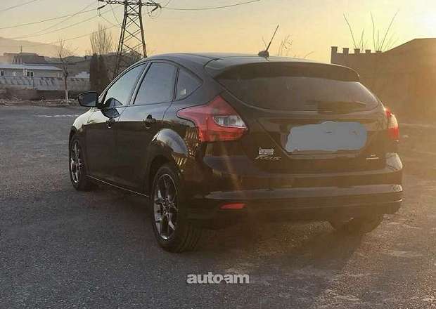 Ford Focus 2014 — լուսանկար 2