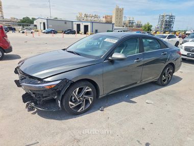 Hyundai Elantra  2024 