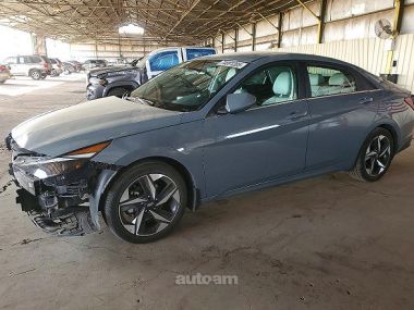 Hyundai Elantra  2022 