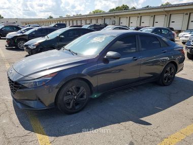 Hyundai Elantra  2020 