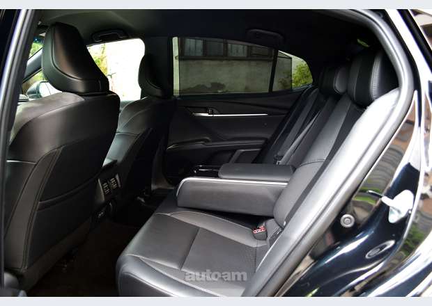 Toyota Camry 2025 — լուսանկար 13