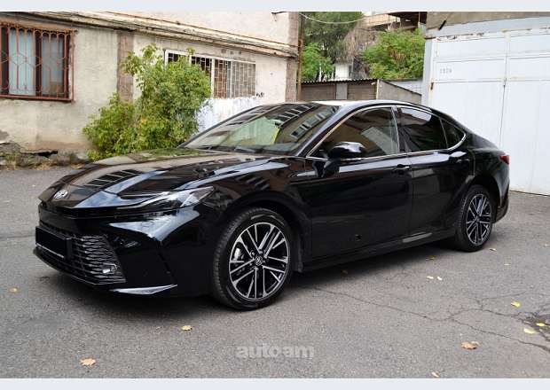 Toyota Camry 2025 — լուսանկար 4