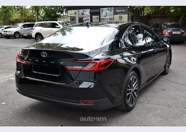 Toyota Camry 2025 — լուսանկար 8