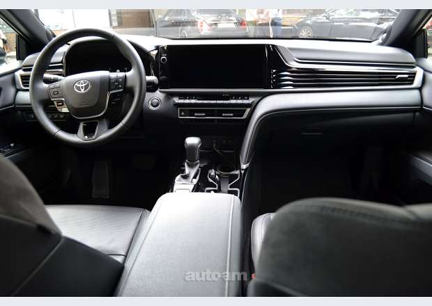 Toyota Camry 2025 — լուսանկար 10