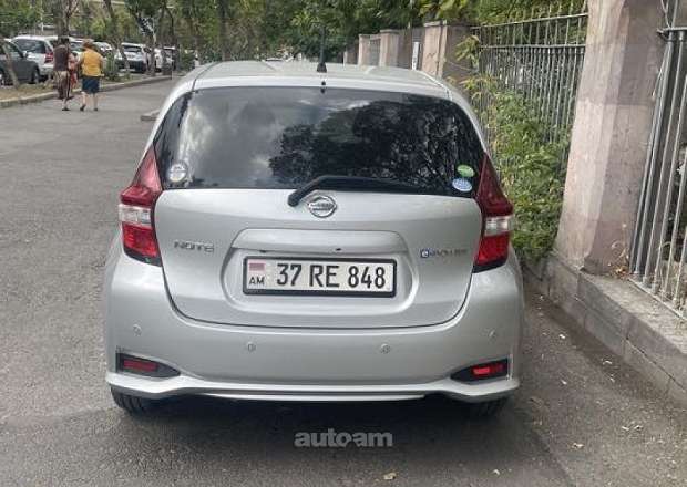 Nissan Note 2020 — լուսանկար 1