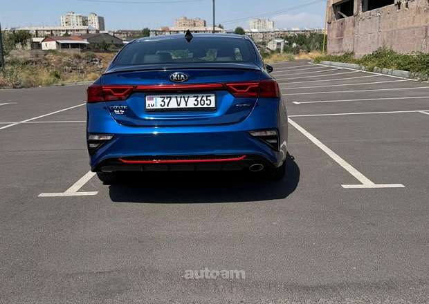 Kia Forte 2021 — photo 11