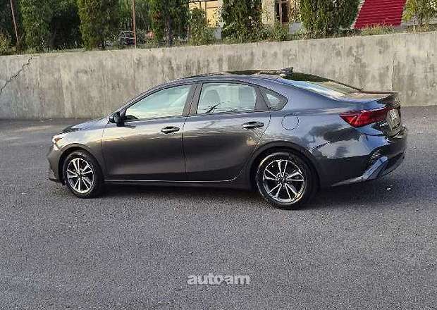 Kia Forte 2022 — լուսանկար 2