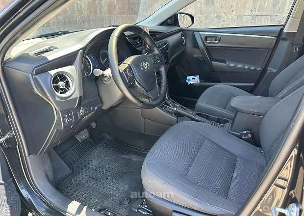 Toyota Corolla 2018 — լուսանկար 11