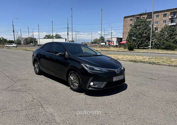 Toyota Corolla 2018 — լուսանկար 2