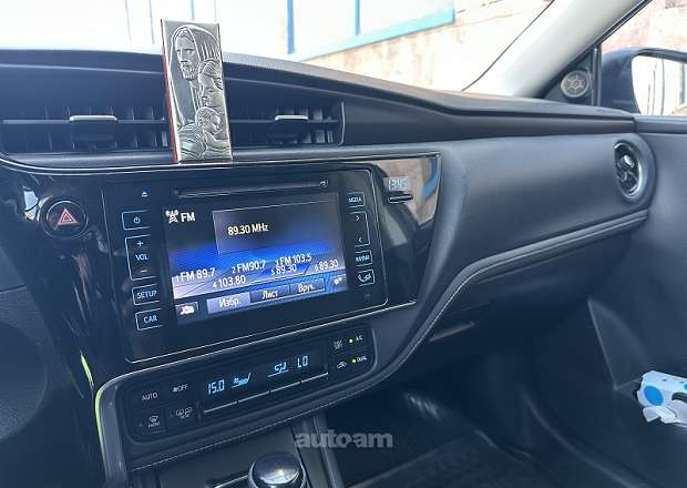 Toyota Corolla 2018 — լուսանկար 12