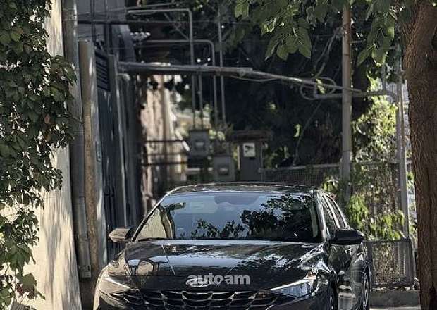 Hyundai Elantra 2023 — լուսանկար 1