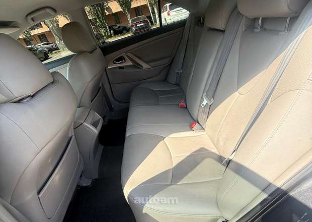 Toyota Camry 2010 — լուսանկար 12