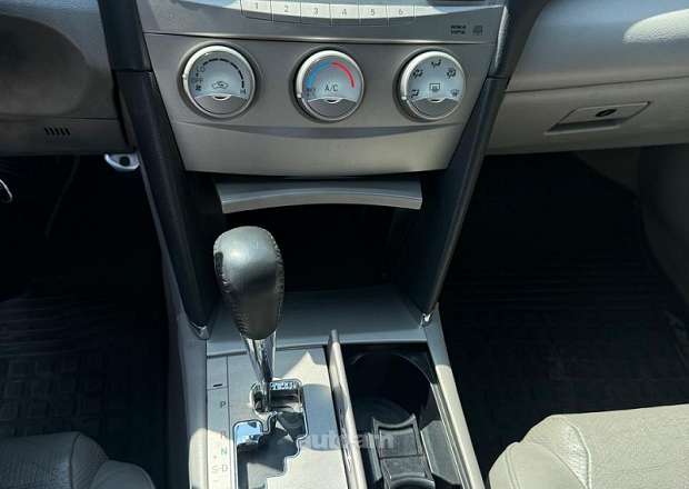 Toyota Camry 2010 — լուսանկար 9