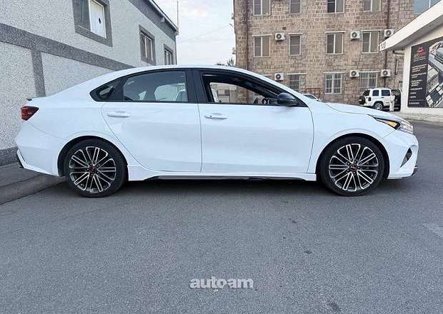 Kia Forte 2022 — լուսանկար 4