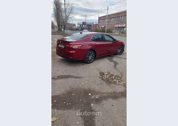 Toyota Camry 2019 — լուսանկար 4
