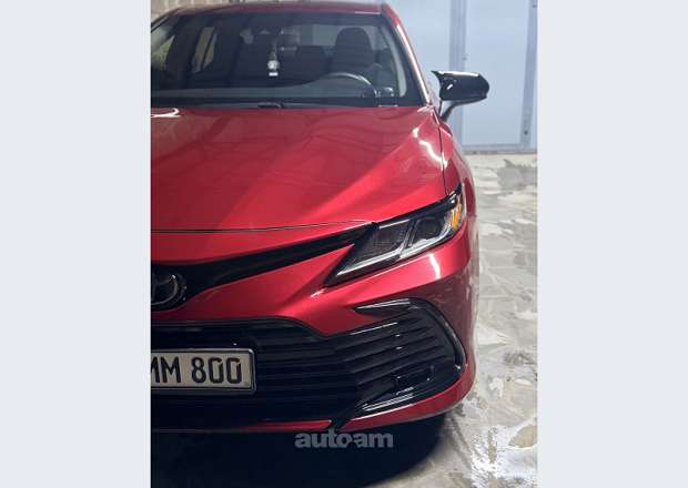Toyota Camry 2019 — լուսանկար 2