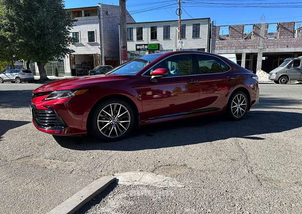 Toyota Camry 2019 — լուսանկար 3