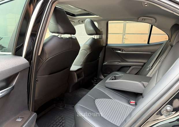 Toyota Camry 2022 — լուսանկար 6