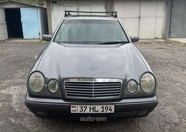 Mercedes-Benz E 230