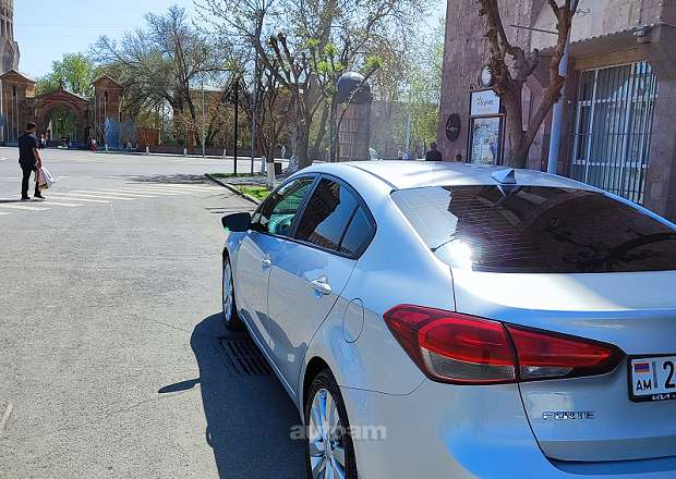 Kia Forte 2016 — լուսանկար 3