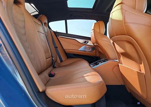 BMW 840