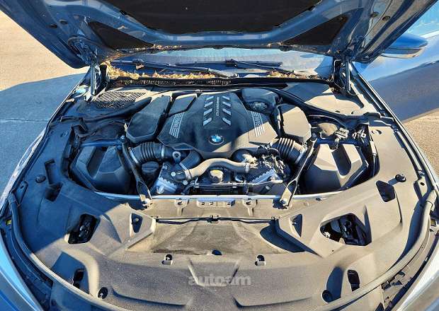 BMW 840