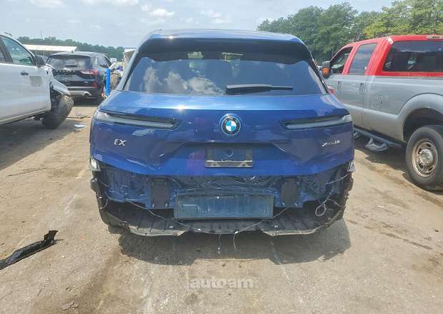 BMW iX