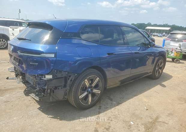 BMW iX
