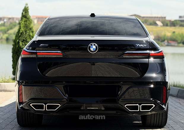 BMW 760 2023 — լուսանկար 5