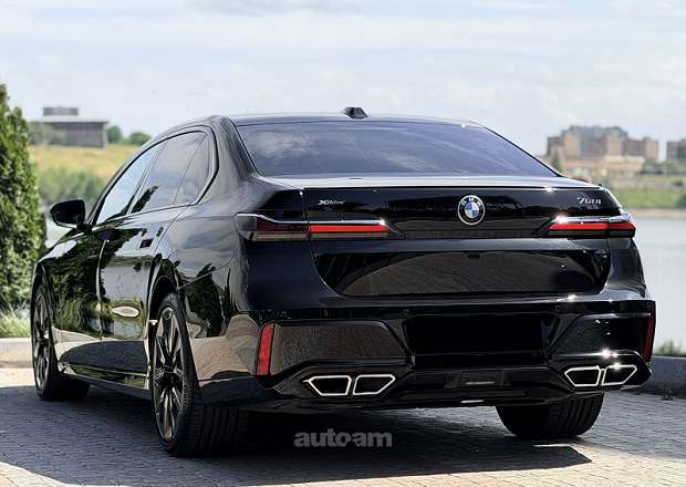 BMW 760 2023 — լուսանկար 6