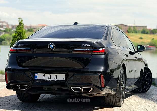 BMW 760 2023 — լուսանկար 4