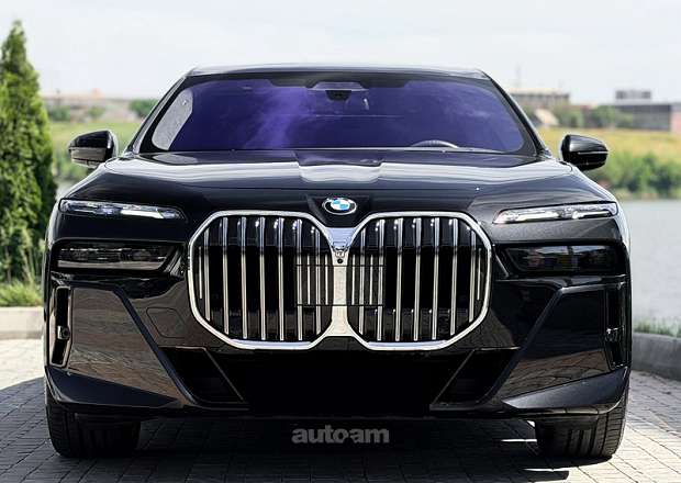 BMW 760 2023 — լուսանկար 2