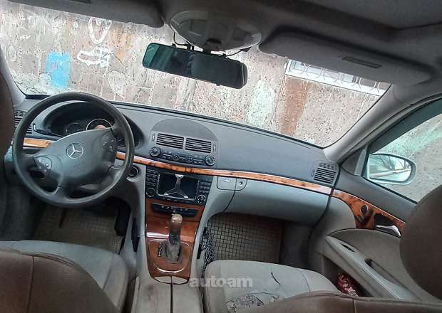 Mercedes-Benz E 320 2004 — photo 2