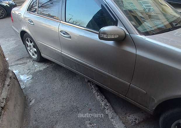 Mercedes-Benz E 320 2004 — photo 6