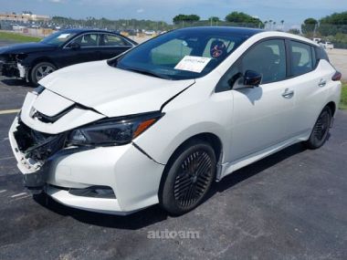 Nissan Leaf  2024 