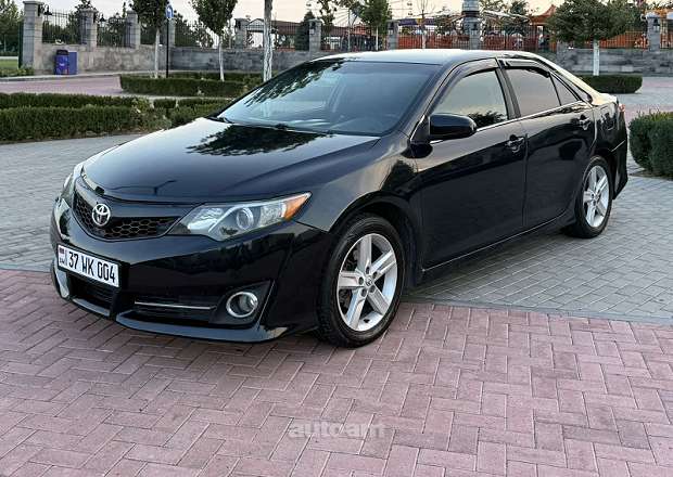 Toyota Camry 2012 — լուսանկար 1