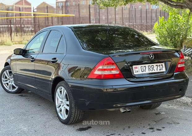 Mercedes-Benz 240 2002 — photo 4