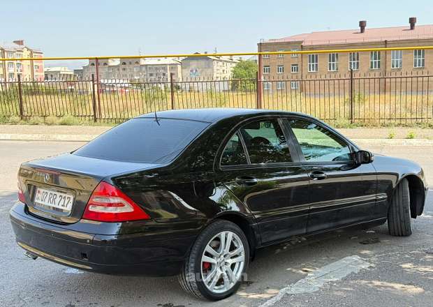 Mercedes-Benz 240 2002 — photo 5