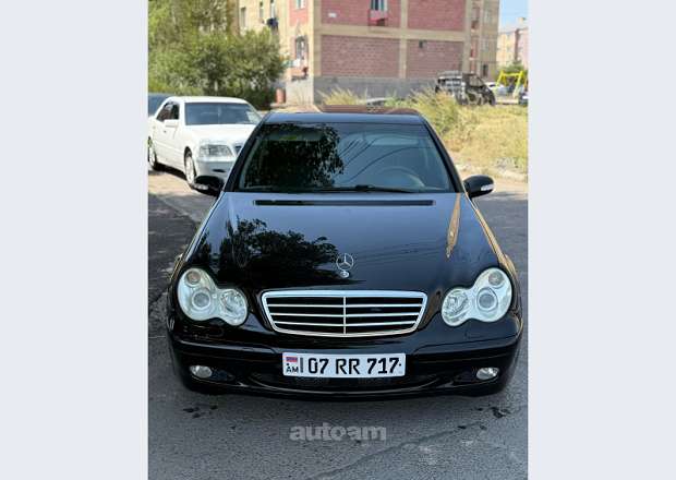 Mercedes-Benz 240 2002 — photo 2