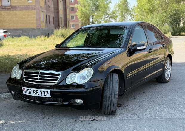 Mercedes-Benz 240 2002 — photo 6