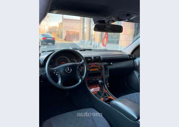Mercedes-Benz 240 2002 — photo 10
