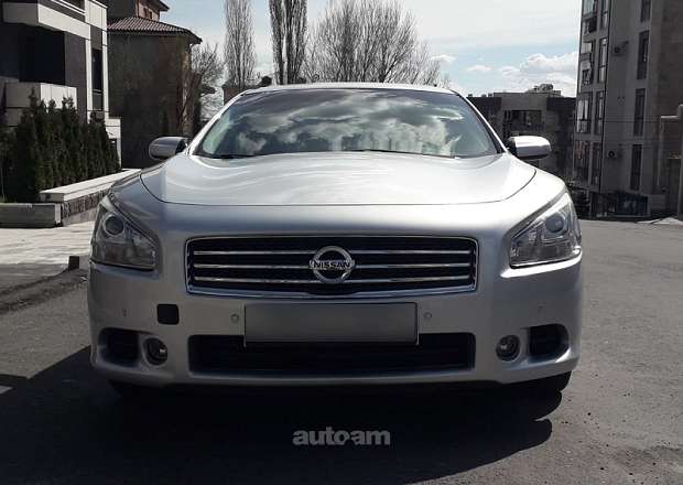 Nissan Maxima